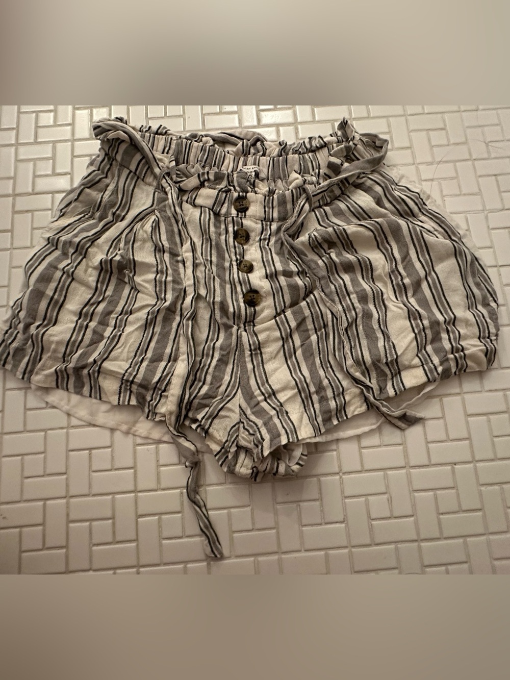 American Eagle Striped Button-Front High-Waisted Beach Shorts in Cream & Gray